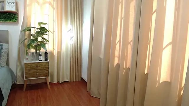 sasi_luna live cam