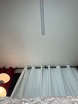 Lila-pinkky live cam