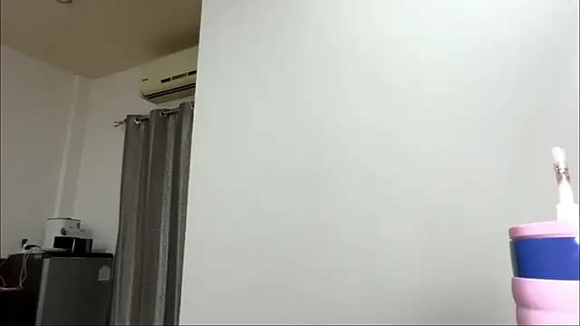 kamila_18_french live cam