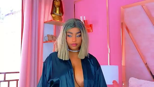 TiannahGlow live cam