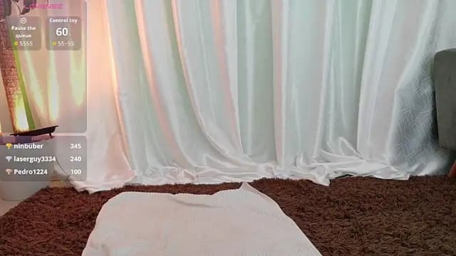 YuliethPetite live cam