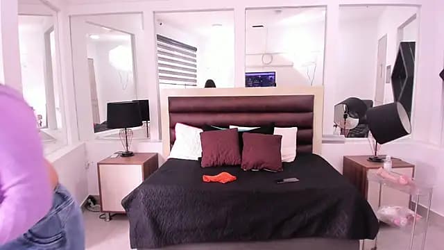 AbbieVous live cam