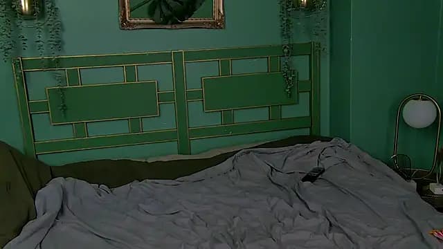 NyaraBuenoBabestationx live cam