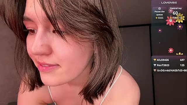 lilysolar live cam on Stripchat