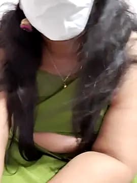wow_vasavi live cam on Stripchat