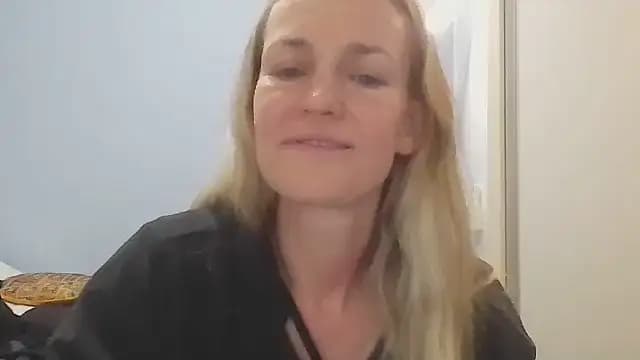 Annylove1 live cam