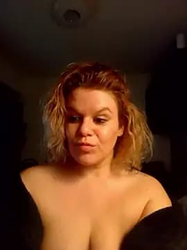 Maryquenn live cam