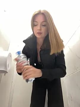 KrisMagnoly live cam