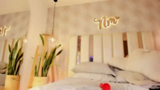 Nicolemorelli2 live cam