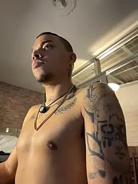 AlphaMasterXxx live cam