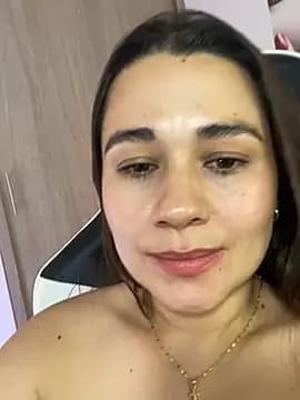 saray_mendozaa live cam on Stripchat