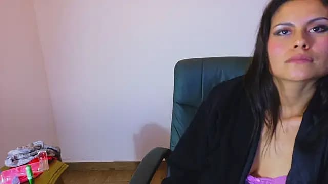 alanis_22 live cam