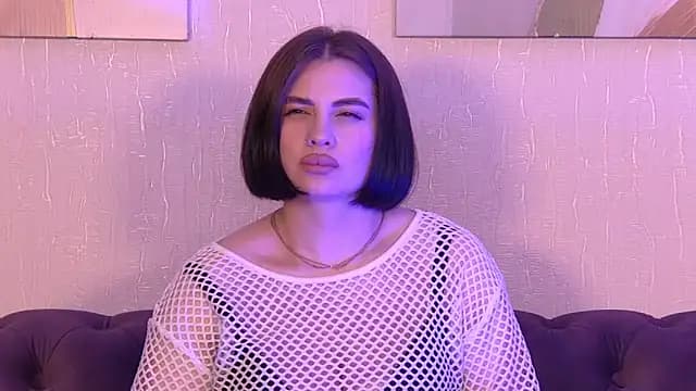 AdrianaToress live cam on Stripchat