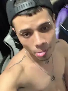 JohannYng live cam