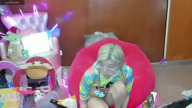 Skinygirl live cam