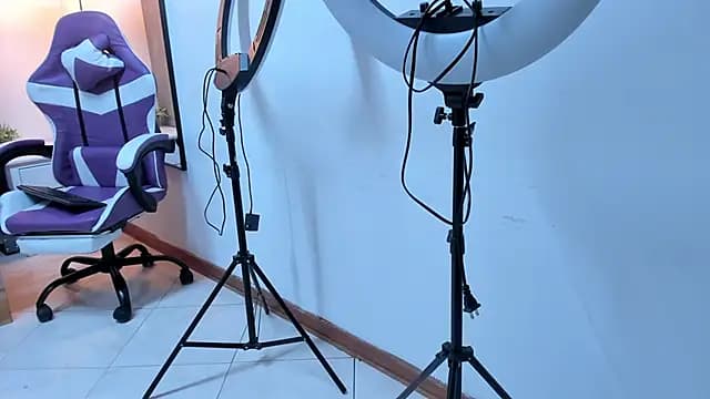 Miyu_Komori live cam on Stripchat