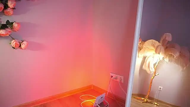 LureOfEva live cam