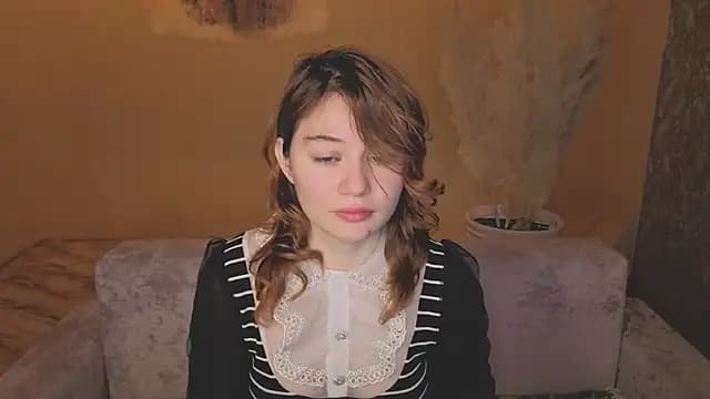 ElizabethRedWings live cam