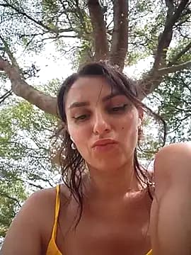 Izabella_Bella live cam
