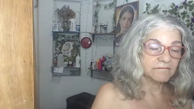 FunnyGrandma live cam