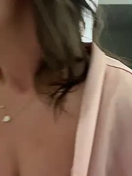 Ayybaebay live cam on Stripchat