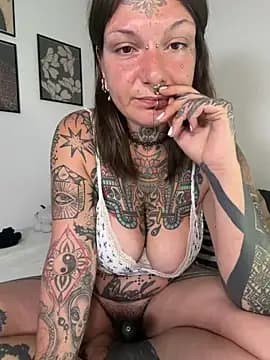lizzardqueeen live cam