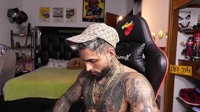 logan_hugh8 live cam