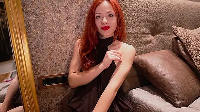 MiaRouge live cam