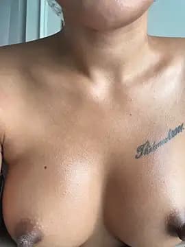Alittleasiangirl live cam