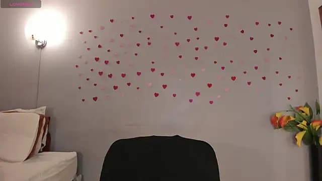 Maia_W10 live cam