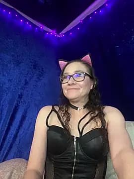Cutebitch xh live cam