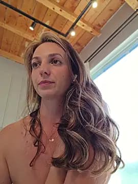 ellaxxstar live cam