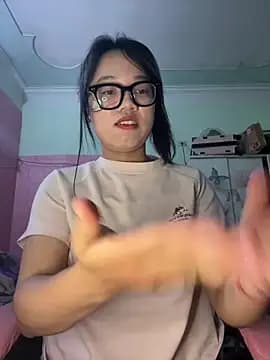 Leeeeiu live cam