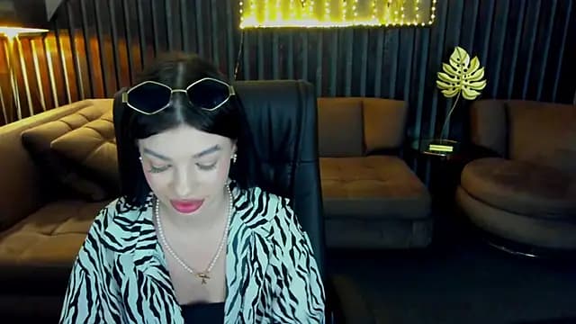 Mia__Mia_ live cam on Stripchat
