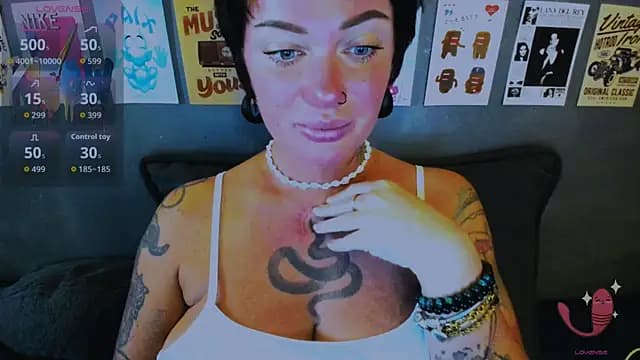 EllieOz live cam