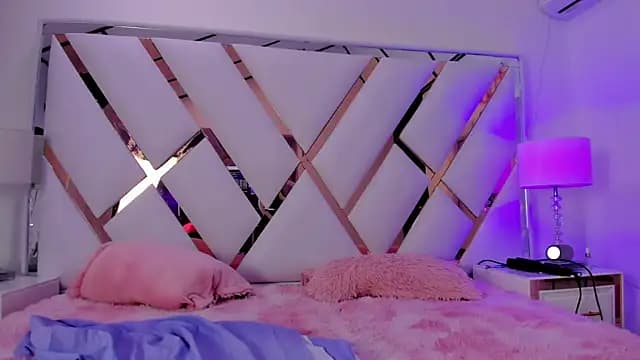 sami_milk live cam on Stripchat