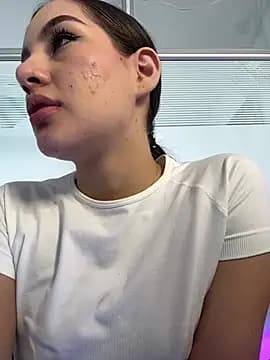 Megann_Rousee live cam