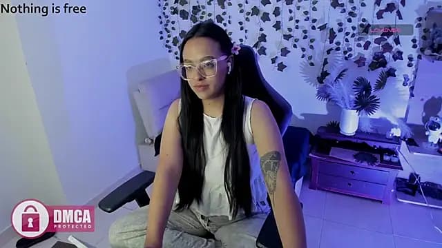 Spicydollx_1 live cam on Stripchat