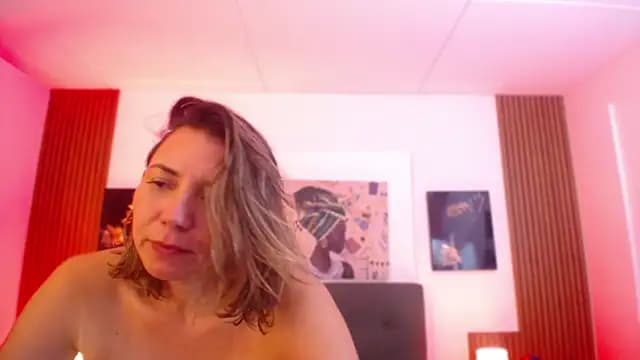 milfsecret69 live cam