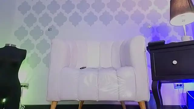 GabyPetit live cam