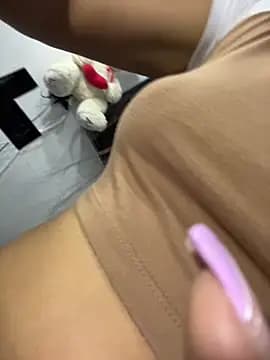 Luciaparker03 live cam