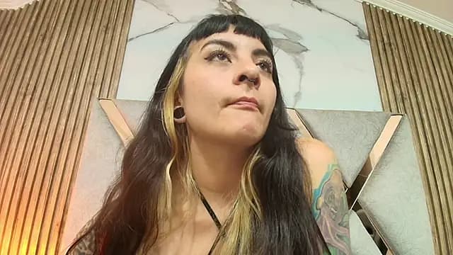 Naughty_Kittenm live cam