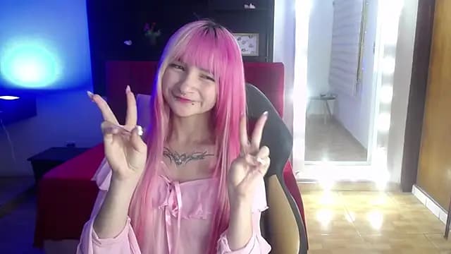 _Charlotte_Collins_ live cam