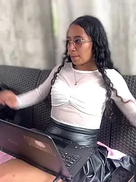 CassiePink_ live cam on Stripchat