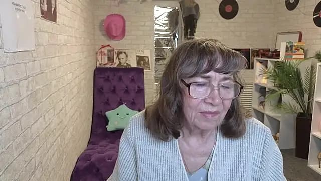 Betty_Brick live cam