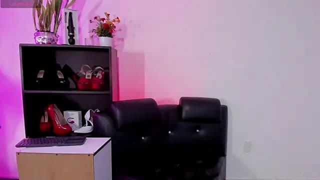 aria-voss live cam