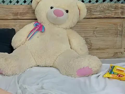 EmmaEbony1 live cam on Stripchat
