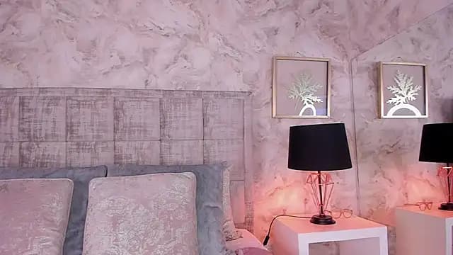 nathalymooree live cam