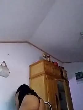 Churitos69 live cam on Stripchat