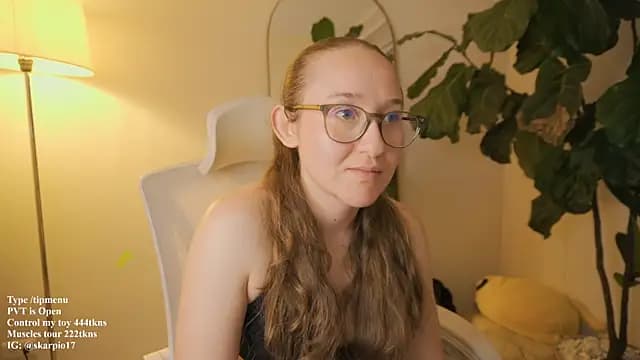 Scarlett_NoirMuse live cam